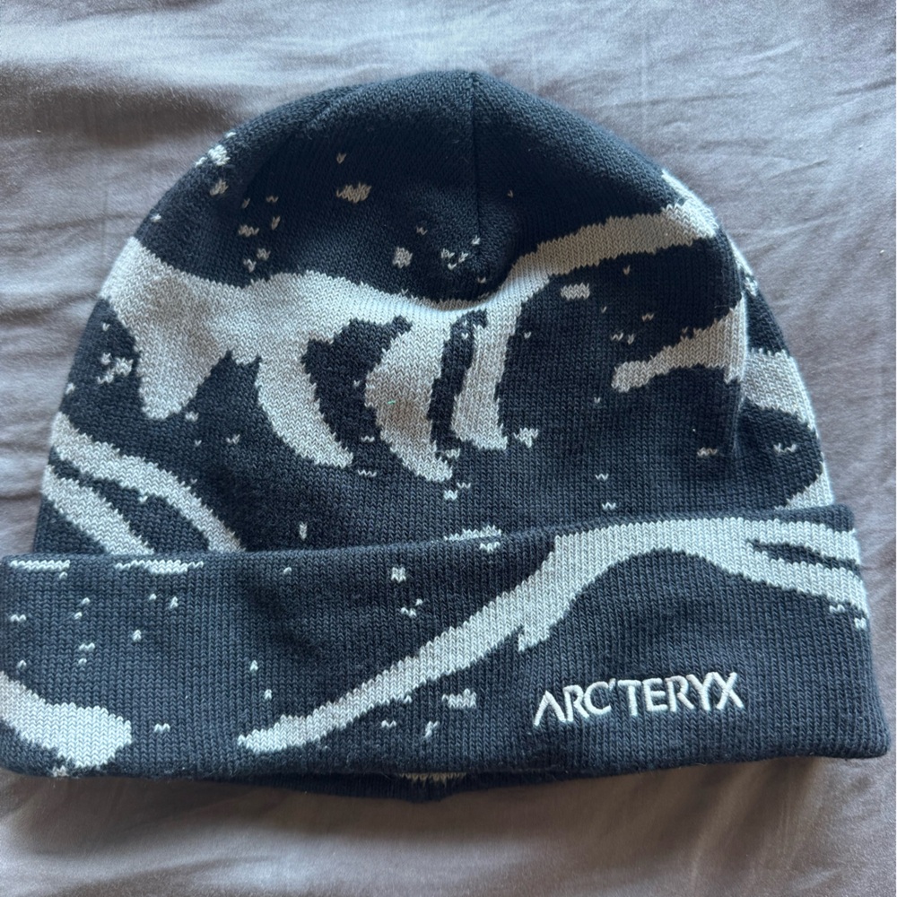 Arc'teryx Black and Gray Beanie
